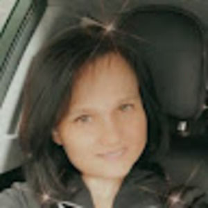 Meet your Posher, Larisa